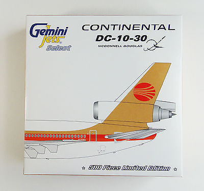Continental Airlines DC-10-30  N2061 Scale 1:400