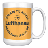 Lufthansa_Direkte_Til_Berlin_Vintage_Sti_15oz_White_RH_Mockup.png_16309377