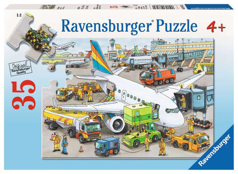 Busy Airport Puzzle (35 pieces) by Ravensburger
