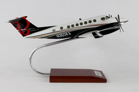 EXEC SER KING AIR 350I 1/32 (KB3501TR)