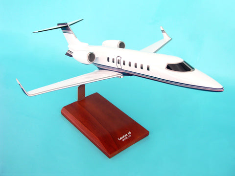 EXEC SER LEARJET 45 1/35 (KL45TR)