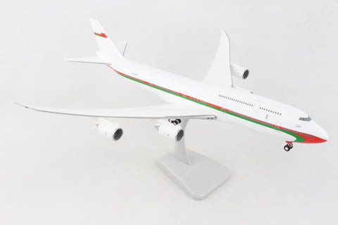 HOGAN ROYAL FLIGHT OF OMAN 747-8 1/200 W/GEAR REG#A40-HMS