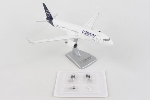 HOGAN LUFTHANSA A320 1/200 NEW LIVERY REG#D-AIZW W/GEAR